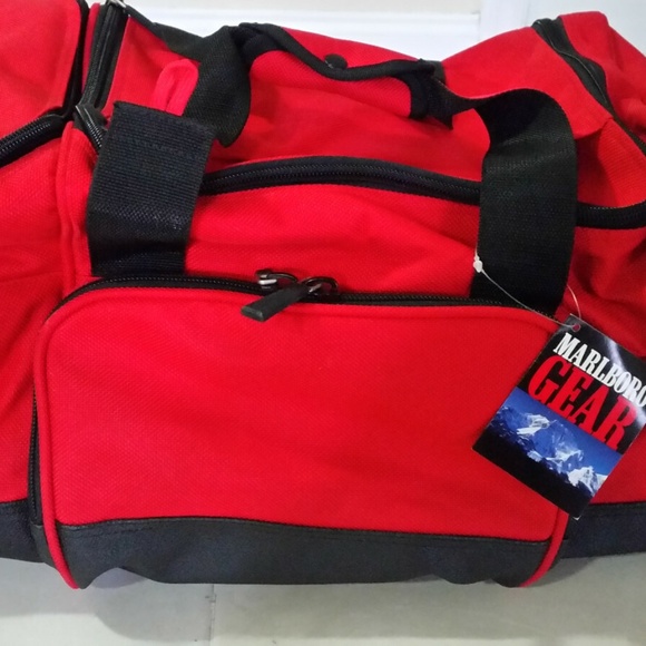 MARLBORO NEW W/ TAG DUFFEL BAG RUBBERIZED BOTTOM 22'' X 11'' X 11'' RED - Picture 1 of 4